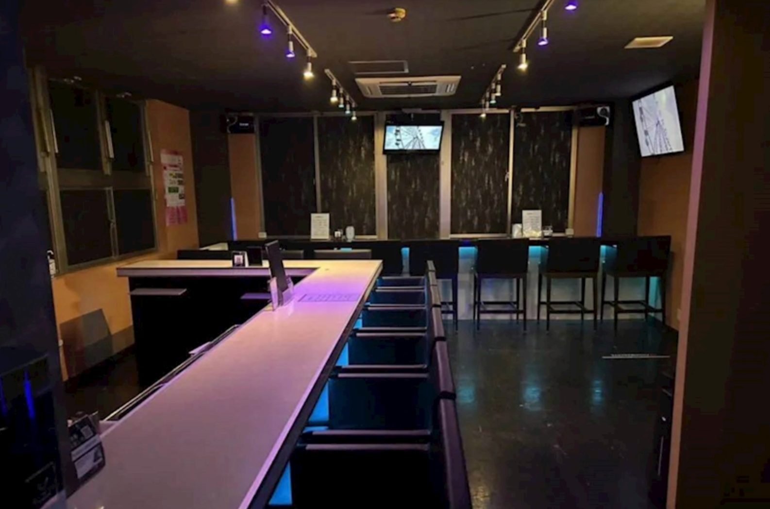 Girl’s Bar AQUA Tokyo (アクア) 店内写真